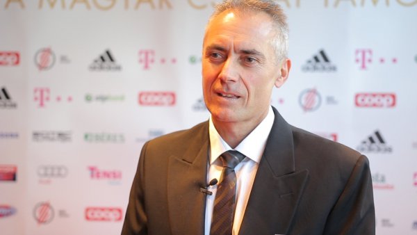 Sequence 02.00_07_34_12.Still005